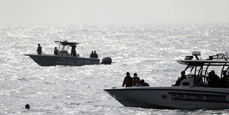 کشف قایق های جنگی و تسلیحات رها شده کلمبیایی در آب های ونزوئلا