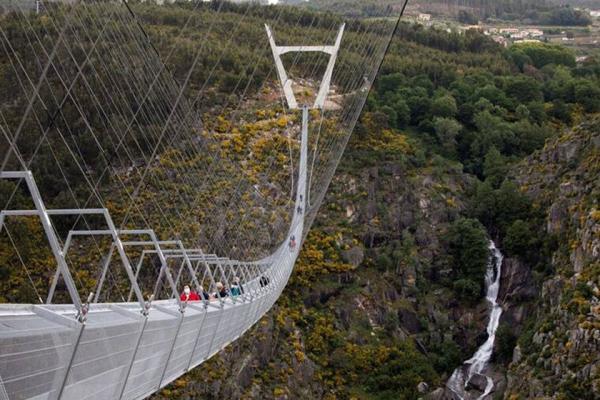 افتتاح طولانی ترین پل معلق عابر پیاده در پرتغال