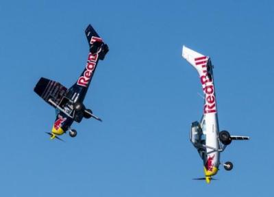 ماجراجویی جنون آمیز دو خلبان با تبادل دو هواپیما در آسمان!